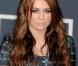 L'initiative Helping Haïti-Everybody Hurts pilotée par Simon Cowell a rassemblé 21 stars, dont Miley Cyrus 