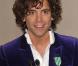 L'initiative Helping Haïti-Everybody Hurts pilotée par Simon Cowell a rassemblé 21 stars, dont Mika 