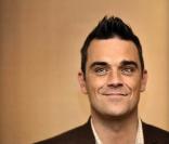 L'initiative Helping Haïti-Everybody Hurts pilotée par Simon Cowell a rassemblé 21 stars, dont Robbie Williams 