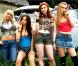 Des photos de  Lesbian Vampire Killers , un film disponible en DVD chez Wild Side Vidéo.