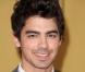 Joe Jonas : ses frères ne lui suffisent plus... C'est Brothers and Sisters maintenant ! Ben non... ( réactualisé)