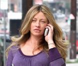 Rebecca Gayheart, enceinte, se promènent dans West Hollywood à Los Angeles le 2 février 2010