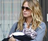 Heidi Klum à Los Angeles le 4 février 2010 avec sa petite Lou
