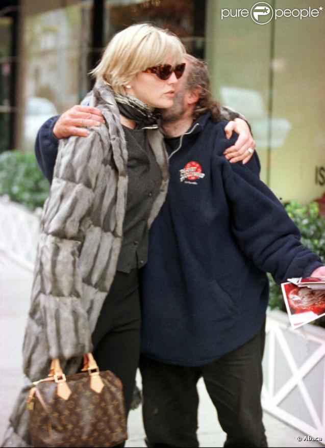 Radioman salue la star Sharon Stone à New York en 2000 