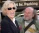 Radioman salue la star Glenn Close à New York en 2004 