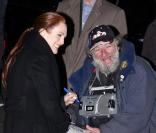 Radioman salue la star Julianne Moore à New York en 2007 