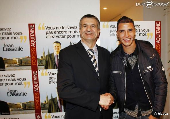 Jean Lassalle a présenté le 10 février 2010 son nouvel allié pour les régionales en Aquitaine : Marouane Chamakh