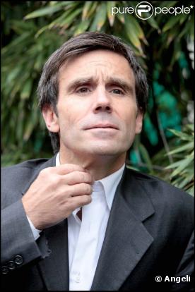 David Pujadas présente un reportage sur la banalisation du X dans le journal de France 2, le 4 février 2010 !