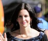 Courteney Cox sur Van Nuys à Los Angeles pour le tournage de Cougar Town le 11 février 2010 