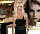 Donatella Versace habillera le couple Ciganer-Albéniz  Attias...
