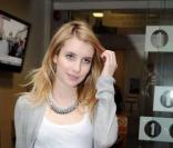 Emma Roberts arrive à la station de radio BBC à Londres le 12 février 2010