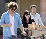 Shannen Doherty fait ses courses avec son petit ami, dimanche 7 février, à Malibu.