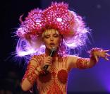 Arielle Dombasle lors du défilé Jean-Paul Gaultier en janvier 2010.