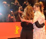 Amanda Peet et Nicole Holofcener à l\'occasion de la présentation de <i>Please Give</i>, lors de la 60e Berlinale, à Berlin, le 16 février 2010.