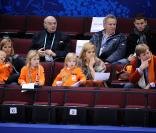 Maxima des Pays-Bas, Willem-Alexander et leurs trois fillettes sont à Vancouver pour les Jeux Olympiques d'hiver. Le 23 février, ils assistaient au programme court du patinage féminin