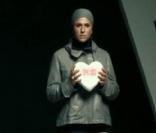 Diam's vient de lever le voile sur son nouveau clip,  Coeur de bombe .