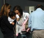 Arantxa Sanchez Vicario et son mari accompagnés de leur bébé à Barcelone le 2 mars 2010 
