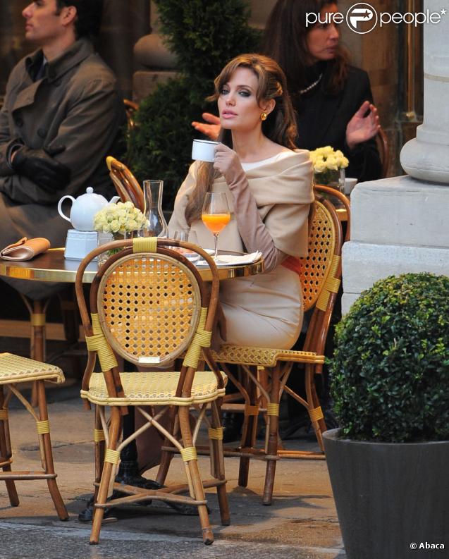 Angelina Jolie sur le tournage de The Tourist à Paris  