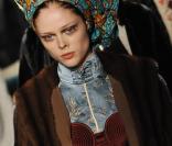 Coco Rocha sur le podium du défilé Jean-Paul Gaultier à Paris