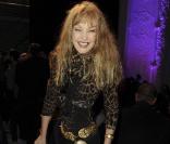 Arielle Dombasle au défilé Jean-Paul Gaultier à Paris