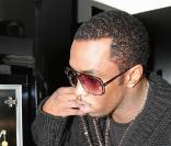 P. Diddy dans la boutique Edouard Nahum à Paris, le 4 mars 2010