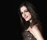 La jolie Anne Hathaway lors de la soirée des Oscars, à Hollywood, le 7 mars 2010.