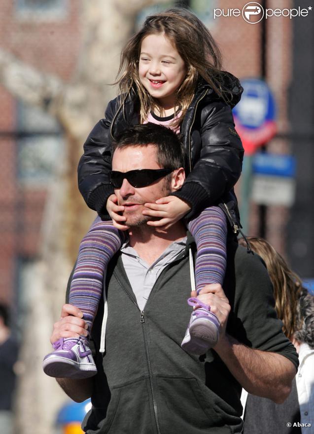 Hugh Jackman et sa fille Ava à la sortie de l'école (9 mars - NYC)