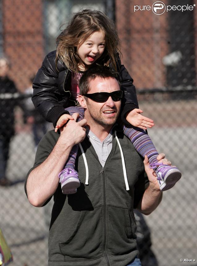 Hugh Jackman et sa fille Ava à la sortie de l'école (9 mars - NYC)