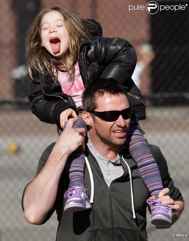 Hugh Jackman et sa fille Ava à la sortie de l'école (9 mars - NYC)
