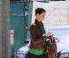 Katherine Heigl, en brunette, et sa maman vont déjeuner à San Feliz, le 12 mars 2010