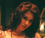 Joss Stone fait la pub de la barre Flake de Cadbury