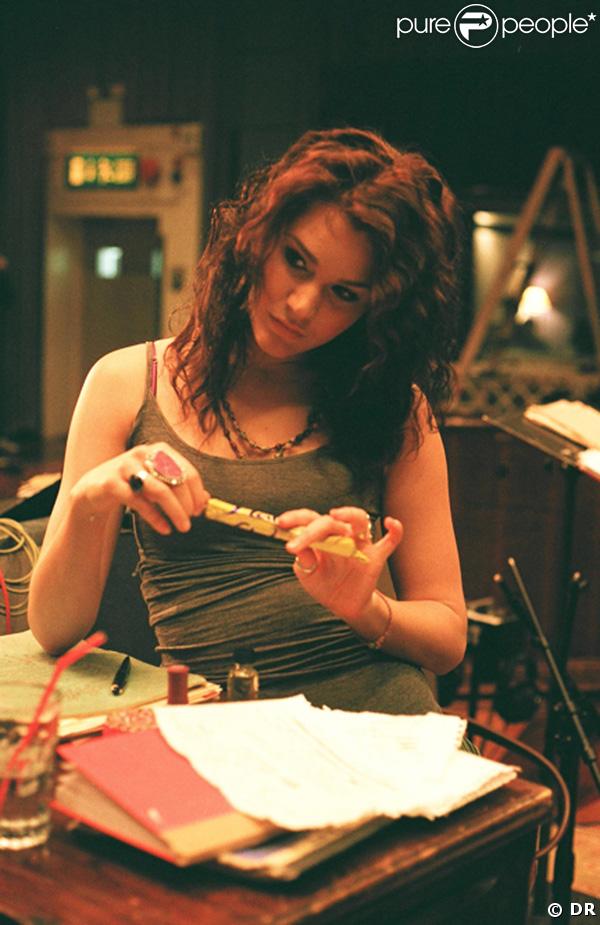 Joss Stone fait la pub de la barre Flake de Cadbury