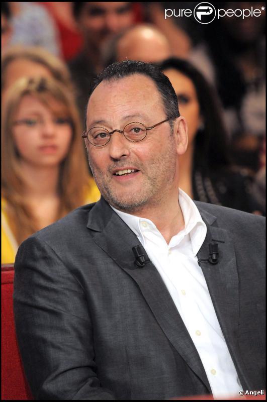 Jean Reno sur le plateau de Vivement Dimanche (17 mars 2010)