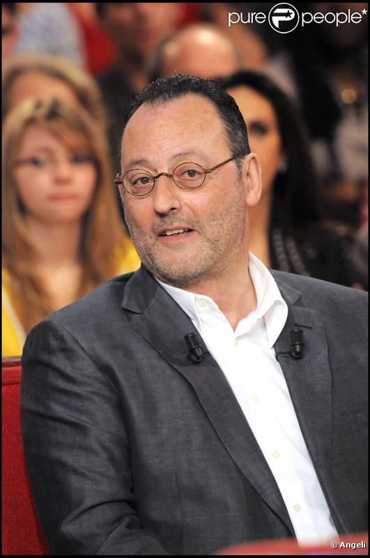 Jean Reno sur le plateau de Vivement Dimanche (17 mars 2010)