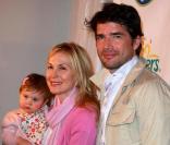 Kelly Rutherford et sa fille Helena, et Matthew Settle, lors de la soirée Pampers à New York, le 18 mars 2010