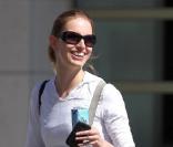 Le top Karolina Kurkova a été aperçue faisant du shopping dans le quartier de Soho à New York le 18 mars 2010
