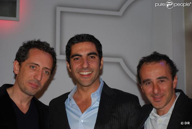 Ary Abittan, vainqueur du prix Henri SavadOr 2010 en compagnie de Gad Elmaleh et Elie Semoun 