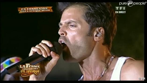 David Charvet inteprète son titre  I swim with the birds .
