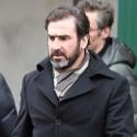 Eric Cantona : Entre deux représentations, il retourne à ses anciennes amours !
