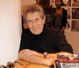 La Salon du Livre 2010 se tient à Paris jusqu'au 31 mars, et accueille de nombreux people-auteurs, dont Philippe Gildas 