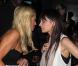 Nicole Richie et Paris Hilton s'expliquent lors du 15ème anniversaire des maillots de bain Victoria's Secret le 25 mars 2010 à Los Angeles
