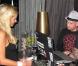 Paris Hilton discute avec Benji Madden lors du 15ème anniversaire des maillots de bain Victoria's Secret le 25 mars 2010 à Los Angeles