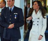 L'Angleterre retient son souffle en attendant l'annonce de l'union du prince William et de la future princesse et reine Kate Middleton