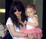 Nicole Richie et sa fille Harlow à Los Angeles, le 8 avril 2010