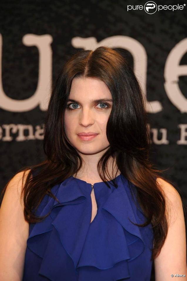 La ravissante Cécile Cassel, à l'occasion de l'ouverture du 2e Festival International du Film Policier de Beaune, dans la Côte d'Or, le 8 avril 2010.