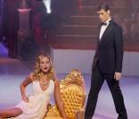 Nora Arnezeder et Jean-Baptiste Maunier lors du 49e Gala de l'Union des artistes 2010 au Cirque d'Hiver