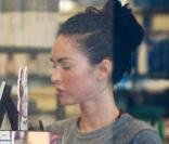Megan Fox fait son shopping matinal, le 18 avril 2010