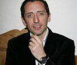 Gad Elmaleh se produira une dernière fois au Palais des Sports de Paris, ce soir. Une représentation qui sera diffusée en direct sur TF1.