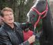 Le 24 avril 2010, David Hasselhoff a fait ami-ami avec un cheval en Allemagne avant d'aller faire son come-back musical dans une émission !