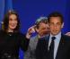 Carla Bruni, Alain Delon, Nicolas Sarkozy et les ministres français à Shanghaï. La chanteuse et l'acteur font les élèves dissipés ! 30/04/2010